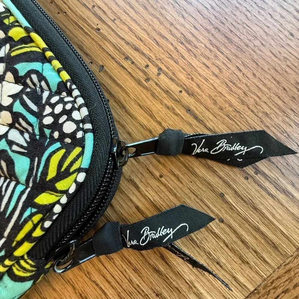 SOLD Vera Bradley Island, Bloom, 17 “ laptop sleeve case bag - Picture 2 of 9